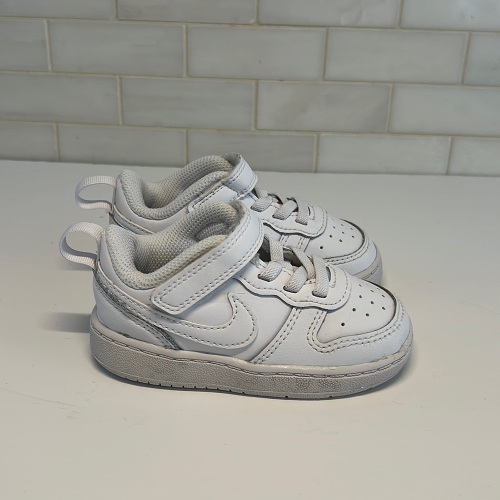 Nike toddler court shoes